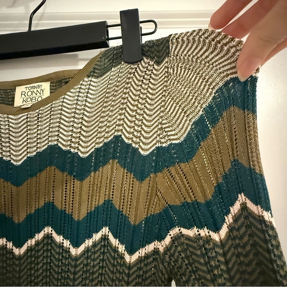 Ronny Kobo Boho Cheffie Chevron Patterned Long Sleeve Maxi Dress-Olive Green - Picture 5 of 11